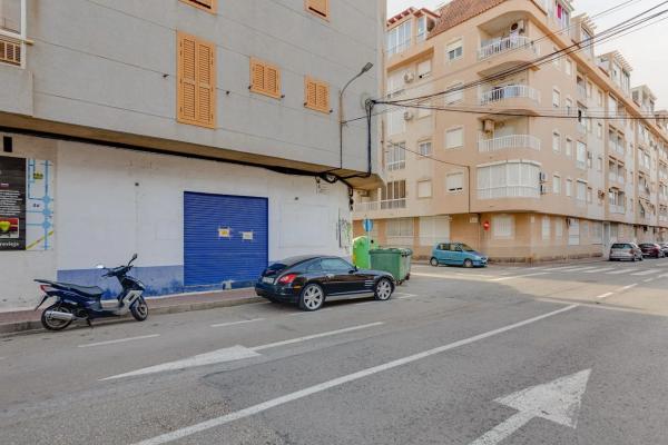 Local en Barrio El Acequión