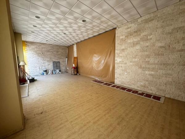 Local en calle Urbano Arregui, 24