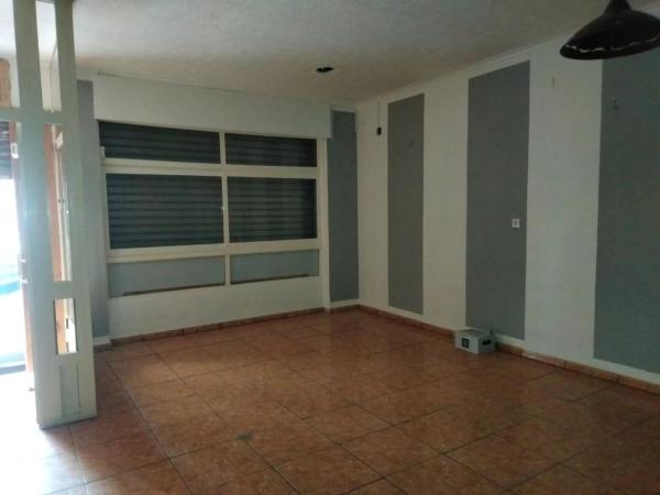 Local en Barrio El Acequión