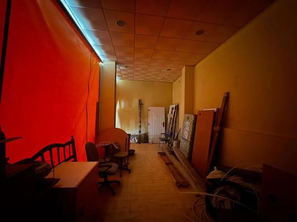 Local en calle Urbano Arregui, 24