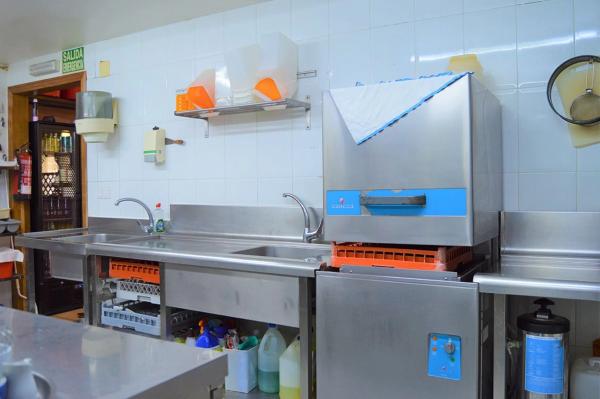 Local en Barrio La Veleta