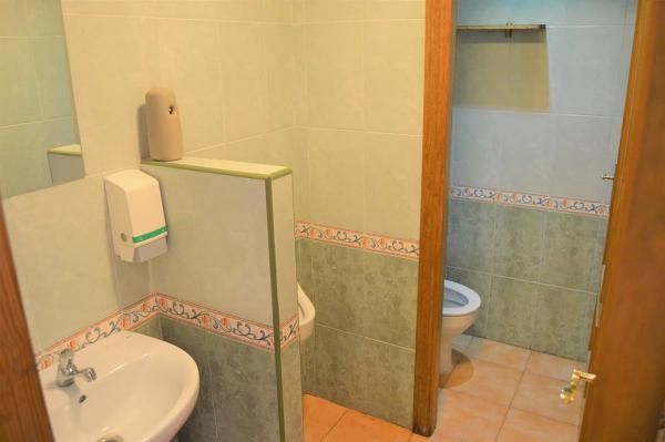 Local en Barrio La Veleta