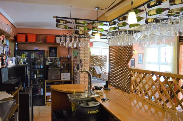 Local en Barrio La Veleta