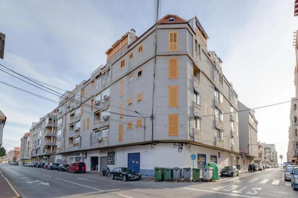 Local en Barrio El Acequión