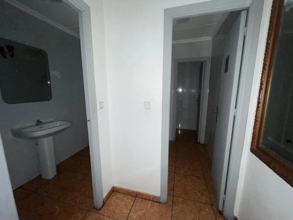 Local en calle San Miguel de Salinas, 21 b