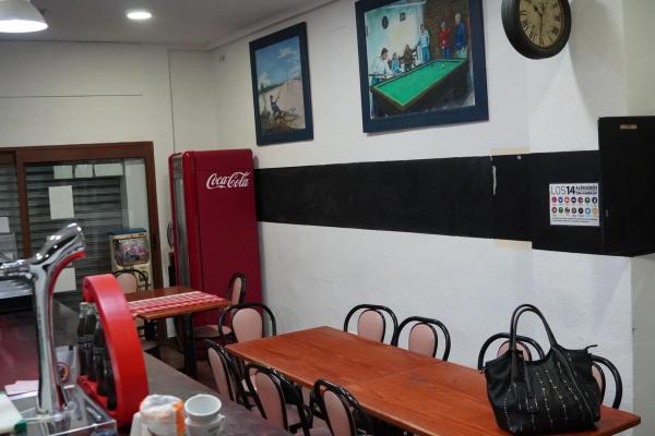 Local en calle Beniajan, 14