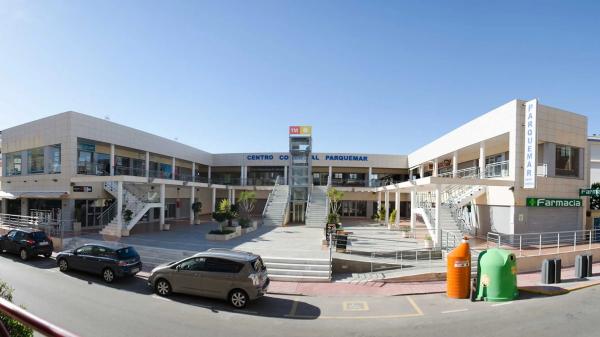 Local en avenida Bélgica, 1