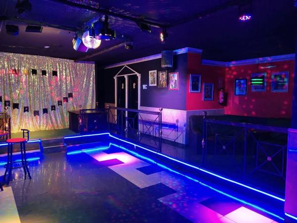 Local en avenida Alfredo Nobel