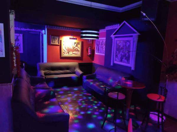 Local en avenida Alfredo Nobel