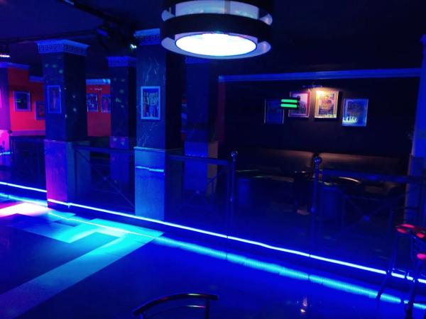 Local en avenida Alfredo Nobel