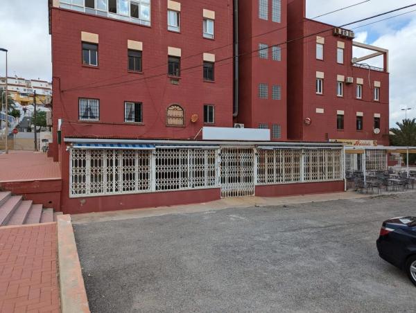 Local en calle Bogavante