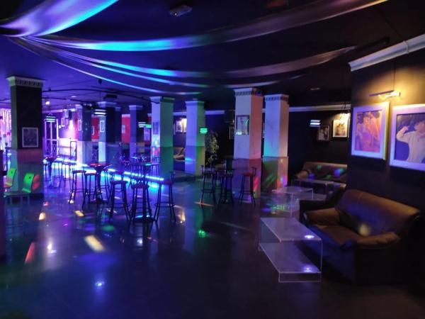 Local en avenida Alfredo Nobel