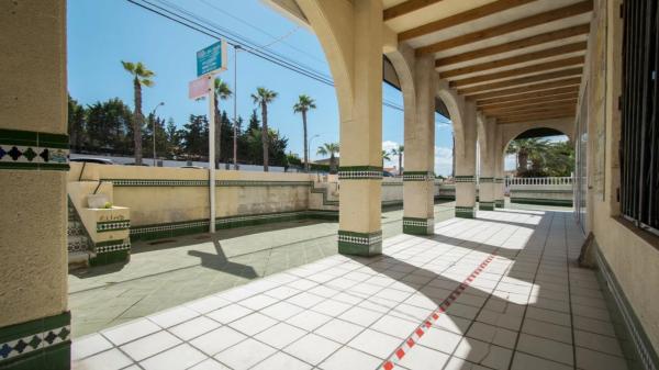 Local en carretera del Torrejón