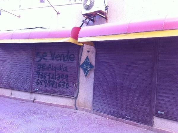 Local en avenida Alfredo Nobel, 100