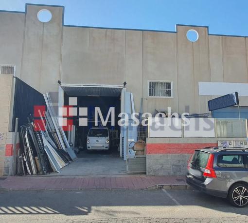 Nave en calle Escultores Hermanos Blanco