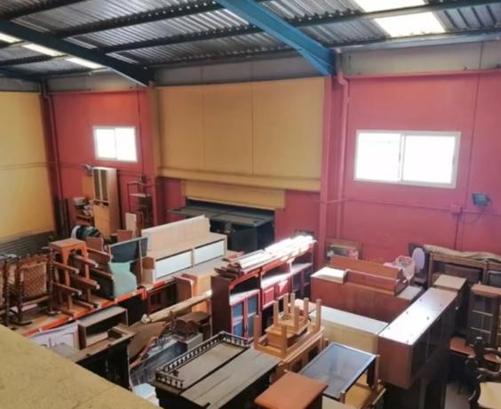 Nave en avenida Delfina Viudes