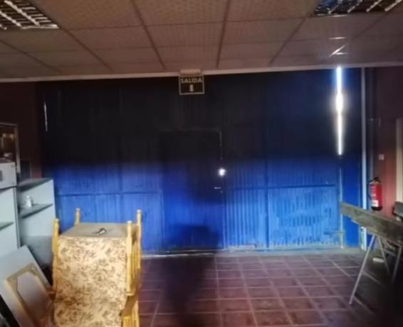 Nave en avenida Delfina Viudes