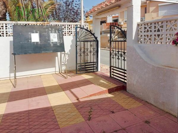 Local en calle Vinalopó, 2 -22