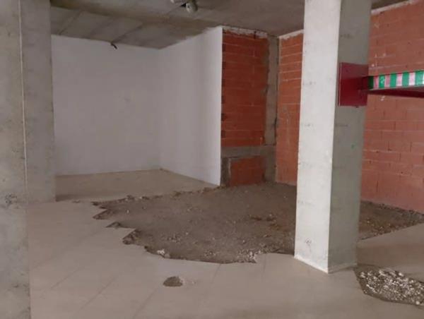 Local o nave en Calle Finlandia