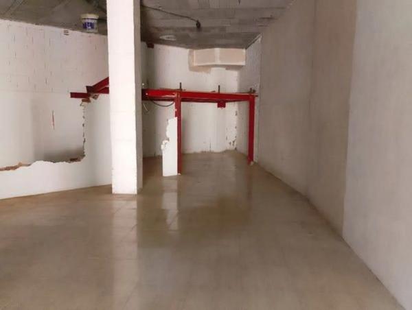 Local o nave en Calle Finlandia