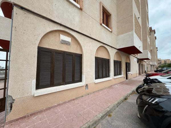 Local en calle Comunidad Valenciana