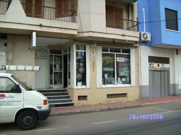 Local en avenida Diego Ramírez Pastor