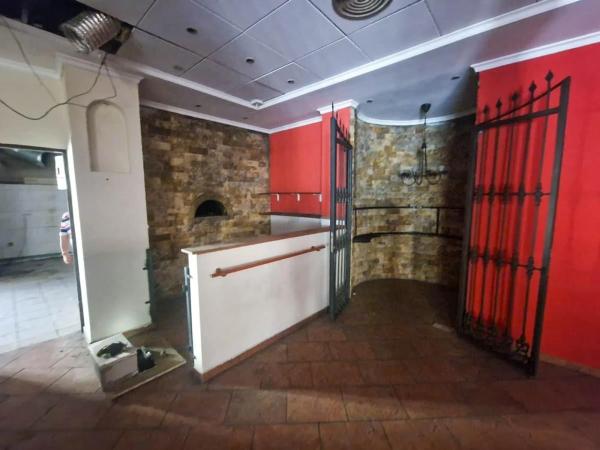 Local en avenida Roentgen