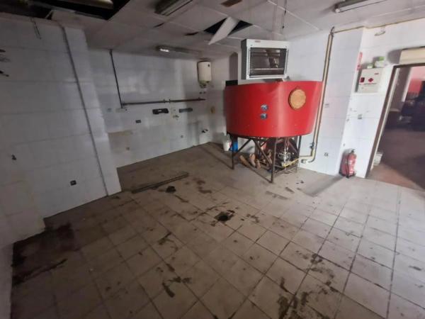 Local en avenida Roentgen