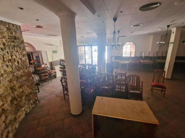 Local en avenida Roentgen