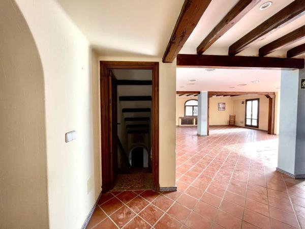 Local en avenida Roentgen, 5