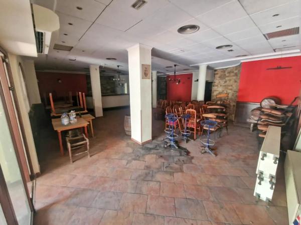 Local en avenida Roentgen