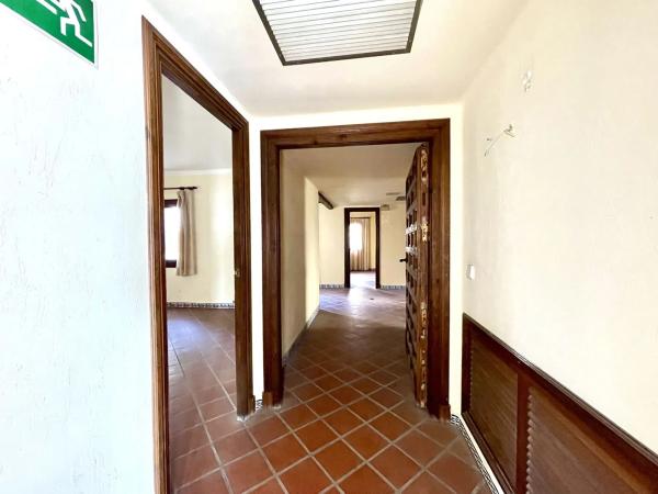 Local en avenida Roentgen, 5