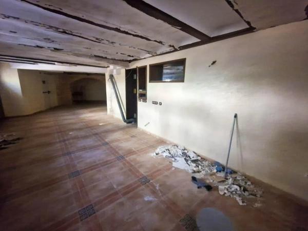 Local en avenida Roentgen