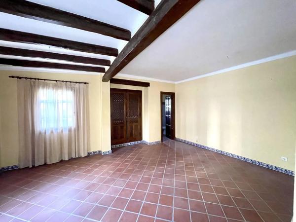 Local en avenida Roentgen, 5