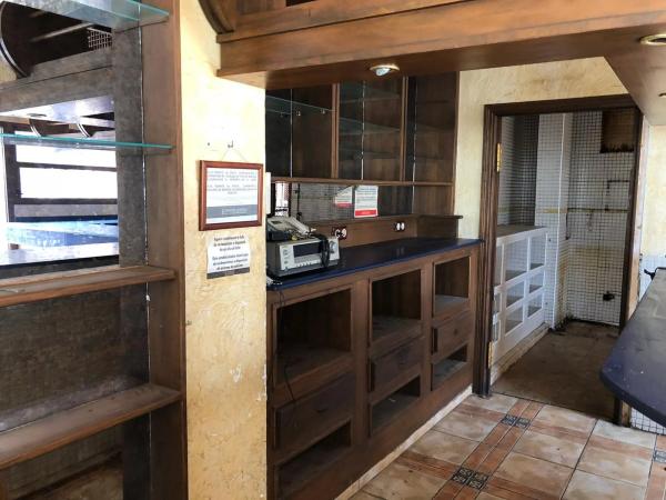 Local en avenida Roentgen, 2