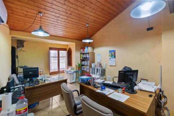 Local en calle Ramón y Cajal