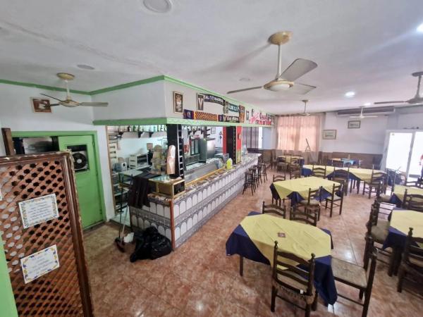 Local en calle Almudena