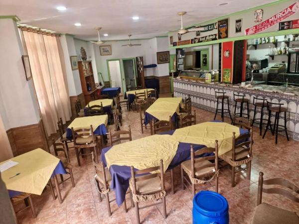 Local en calle Almudena