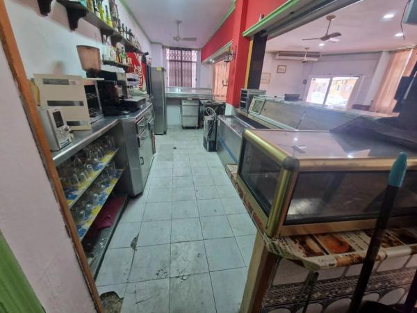 Local en calle Almudena