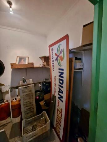 Local en calle Almudena