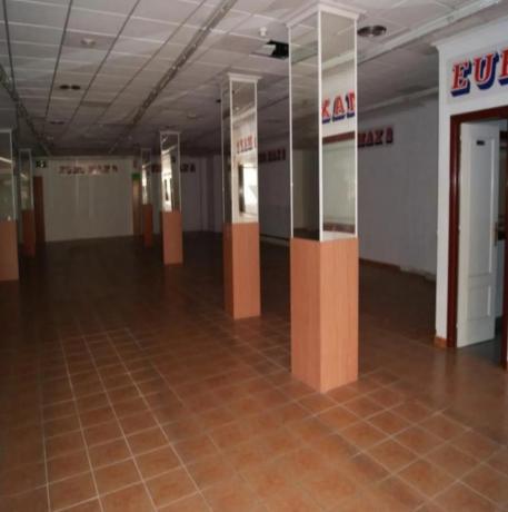 Local en calle Caballero de Rodas