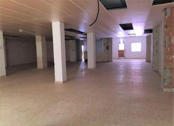 Local o nave en calle Bergantin