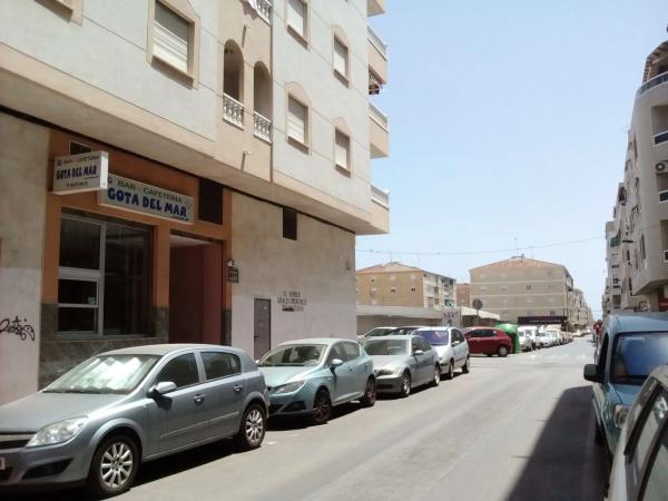 Local en calle San Pascual, 235