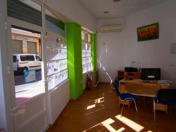 Local en calle almudena, 18