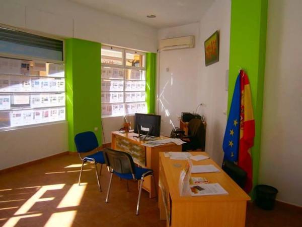 Local en calle almudena, 18