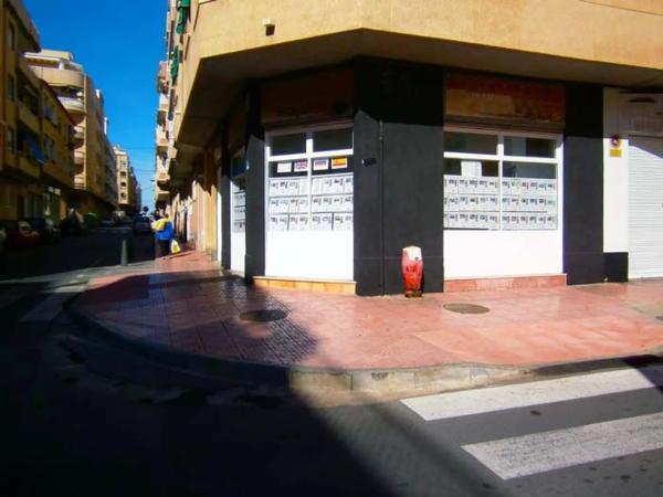Local en calle almudena, 18