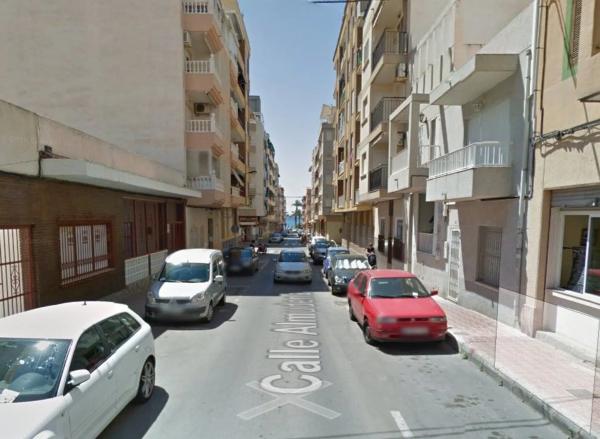 Local en calle almudena, 18