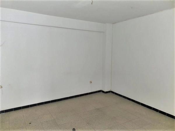 Local en Barrio Raval de Santa Teresa-El Asilo