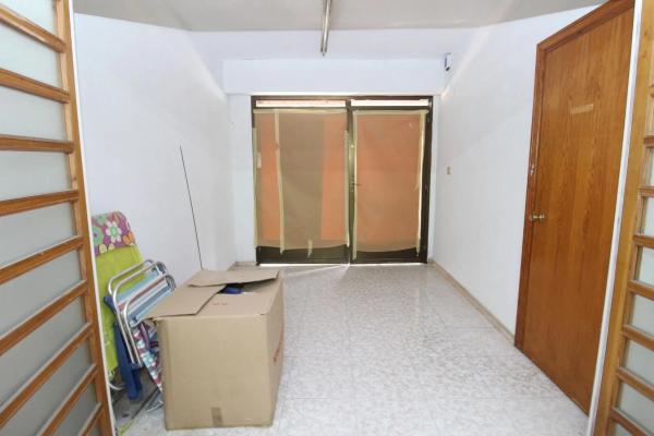 Local en calle Doctor Ferrán, 98