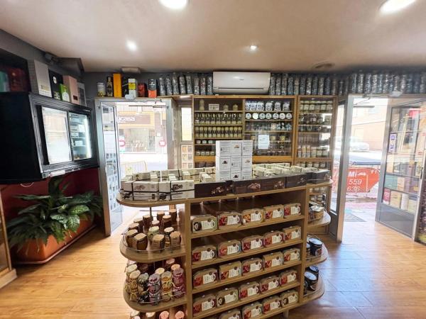 Local en calle Almirante Antequera